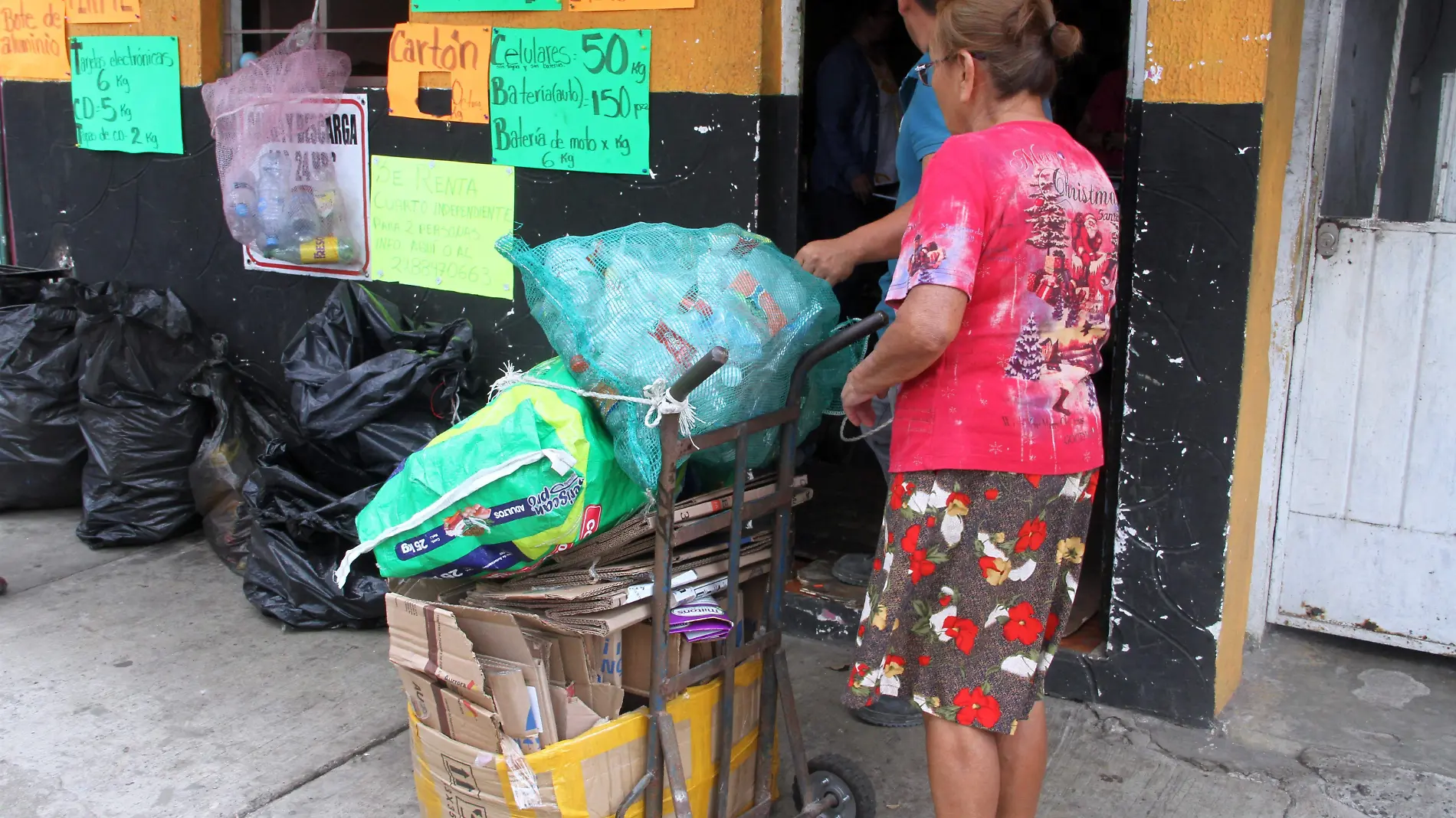 JE180520239576Centro de Reciclaje